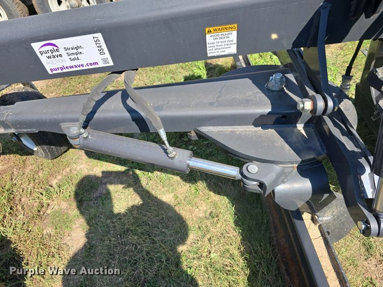 image for item DS4757 2018 Bobcat M Grader 84 skid steer grader