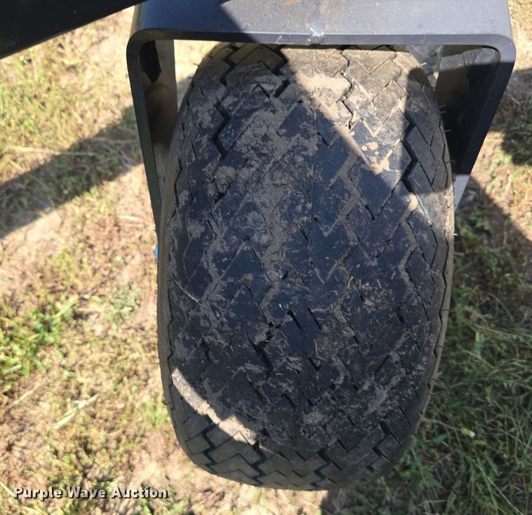 image for item DS4757 2018 Bobcat M Grader 84 skid steer grader