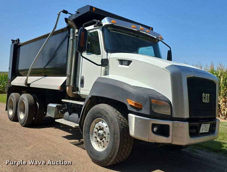 image for item DS4759 2012 Caterpillar CT660 dump truck