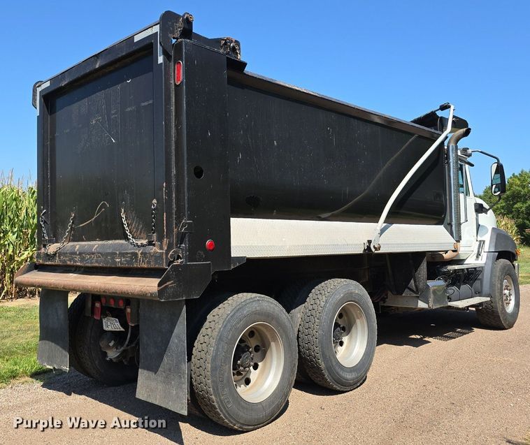 image for item DS4759 2012 Caterpillar CT660 dump truck