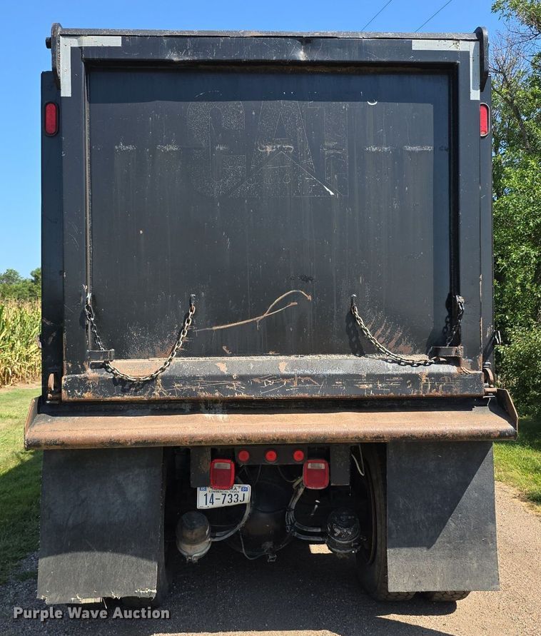 image for item DS4759 2012 Caterpillar CT660 dump truck