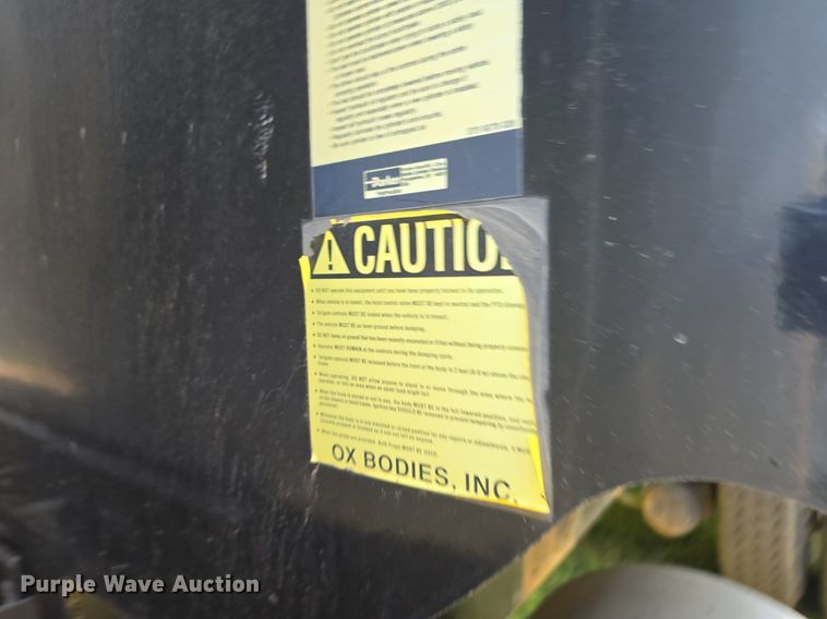 image for item DS4759 2012 Caterpillar CT660 dump truck