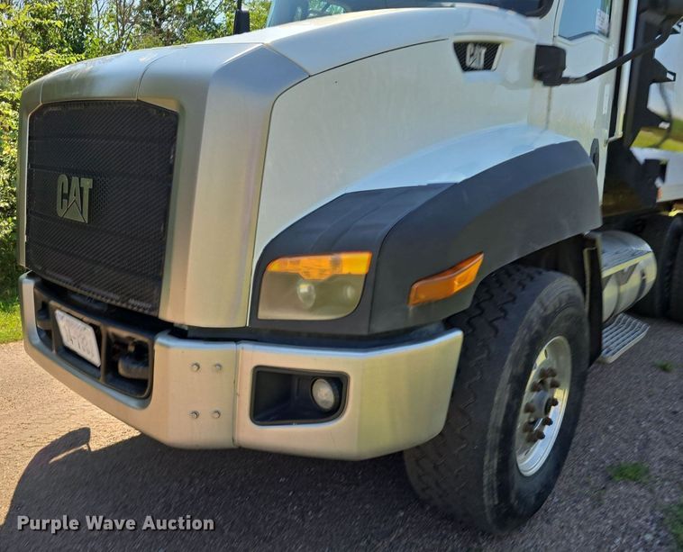 image for item DS4759 2012 Caterpillar CT660 dump truck