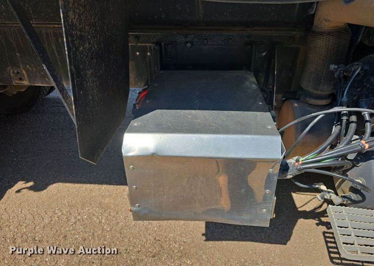 image for item DS4759 2012 Caterpillar CT660 dump truck