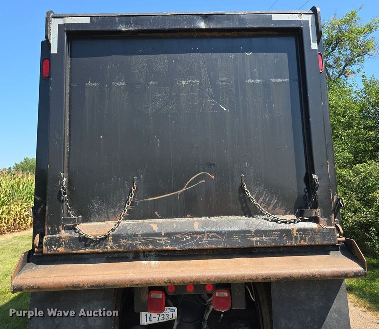 image for item DS4759 2012 Caterpillar CT660 dump truck