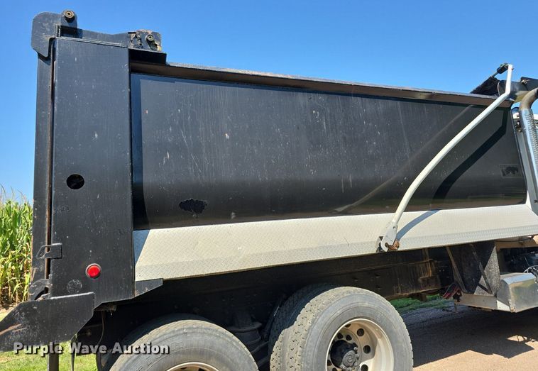 image for item DS4759 2012 Caterpillar CT660 dump truck