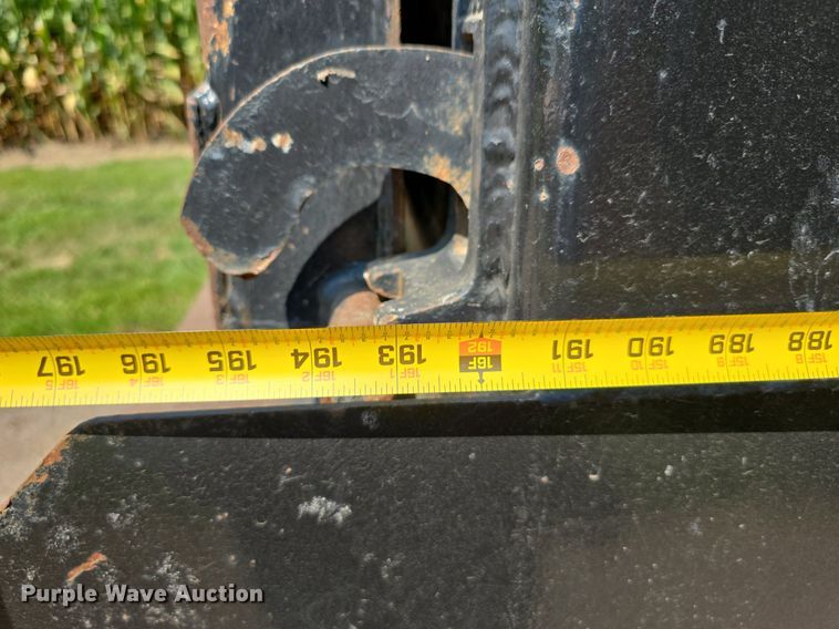 image for item DS4759 2012 Caterpillar CT660 dump truck