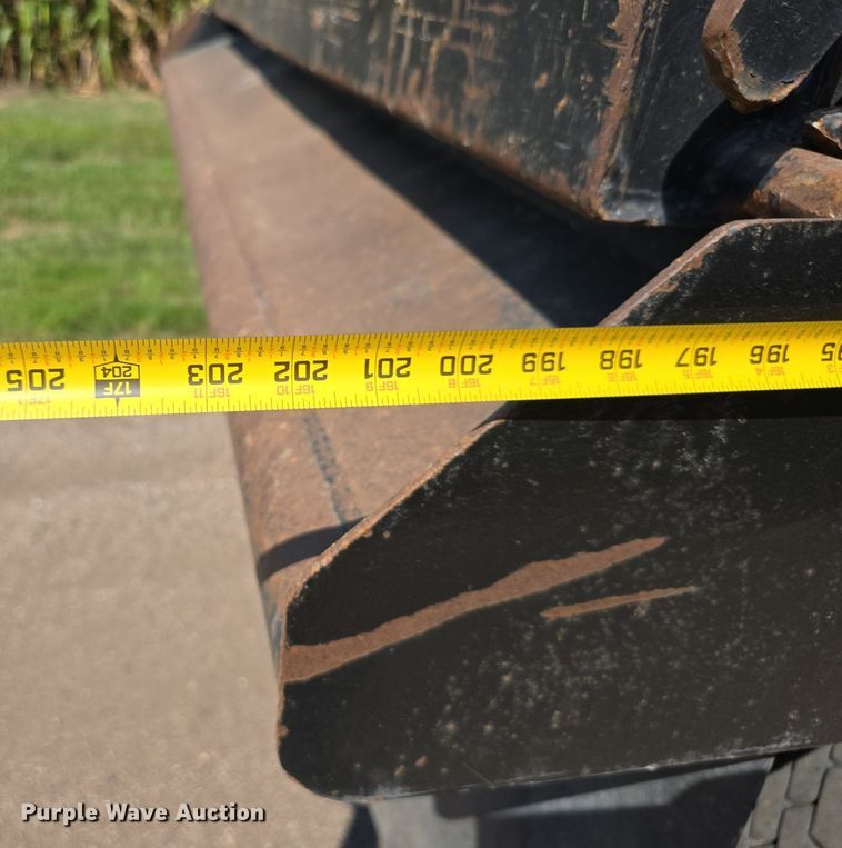 image for item DS4759 2012 Caterpillar CT660 dump truck