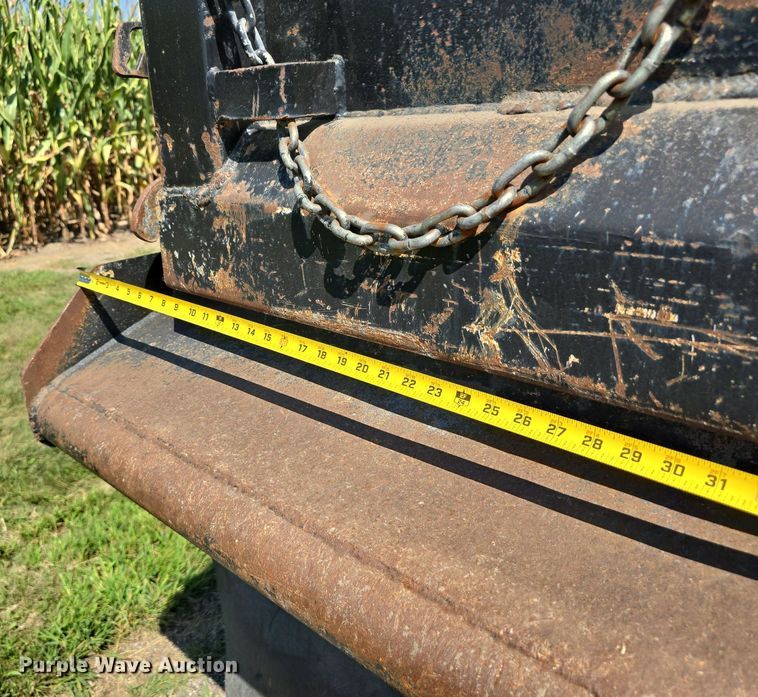 image for item DS4759 2012 Caterpillar CT660 dump truck