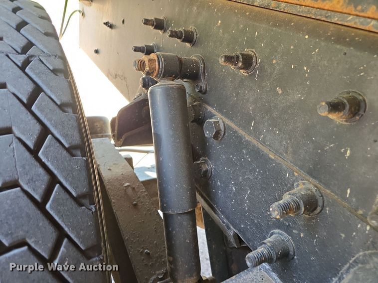 image for item DS4759 2012 Caterpillar CT660 dump truck