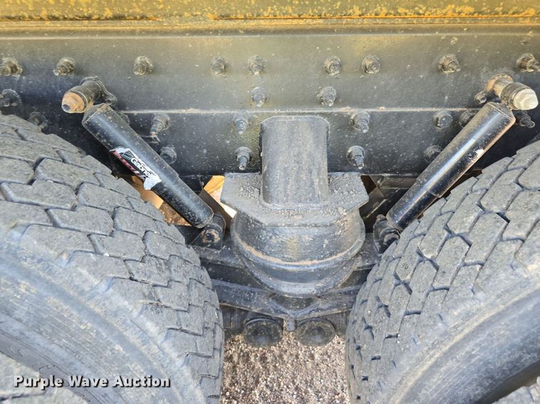 image for item DS4759 2012 Caterpillar CT660 dump truck