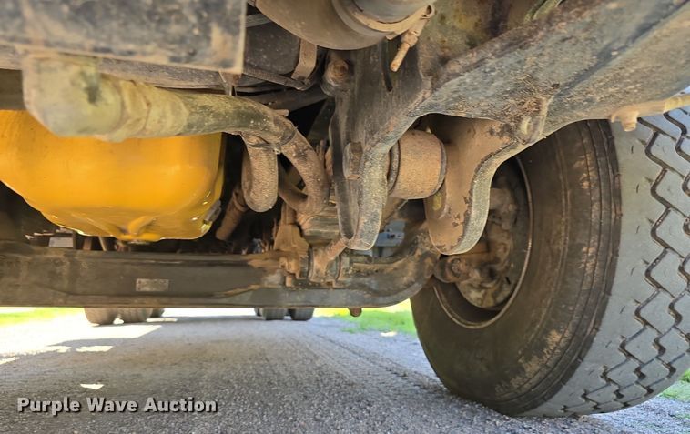 image for item DS4759 2012 Caterpillar CT660 dump truck