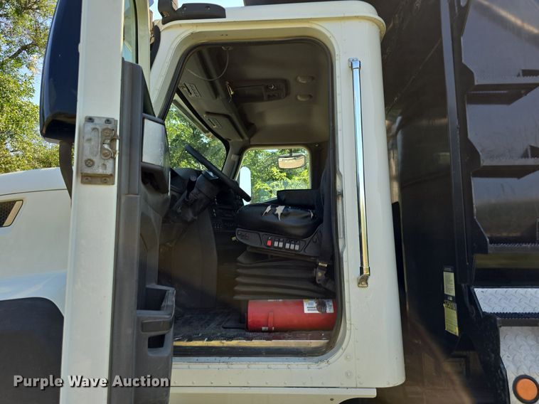 image for item DS4759 2012 Caterpillar CT660 dump truck