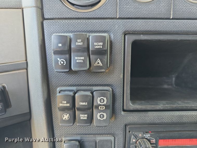 image for item DS4759 2012 Caterpillar CT660 dump truck