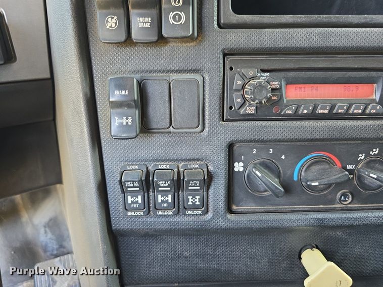 image for item DS4759 2012 Caterpillar CT660 dump truck