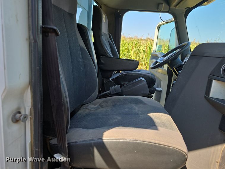 image for item DS4759 2012 Caterpillar CT660 dump truck