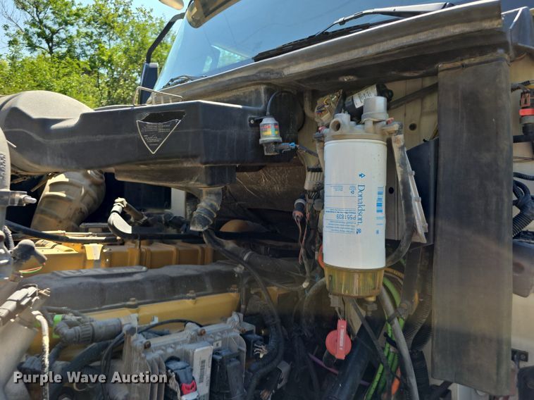 image for item DS4759 2012 Caterpillar CT660 dump truck