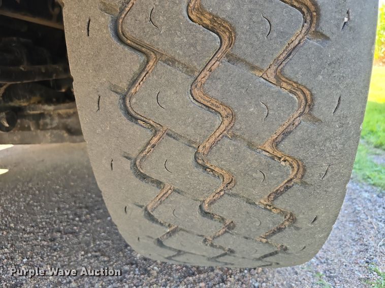 image for item DS4759 2012 Caterpillar CT660 dump truck