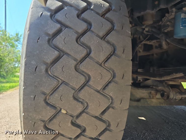 image for item DS4759 2012 Caterpillar CT660 dump truck