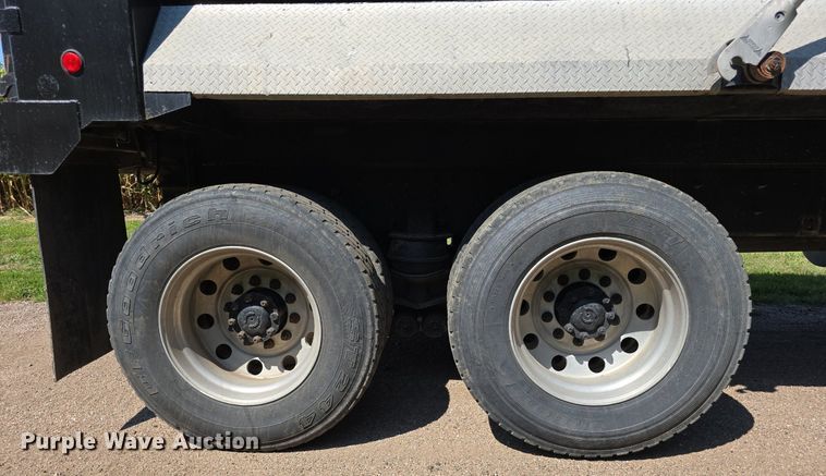 image for item DS4759 2012 Caterpillar CT660 dump truck