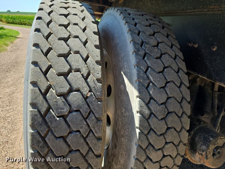 image for item DS4759 2012 Caterpillar CT660 dump truck