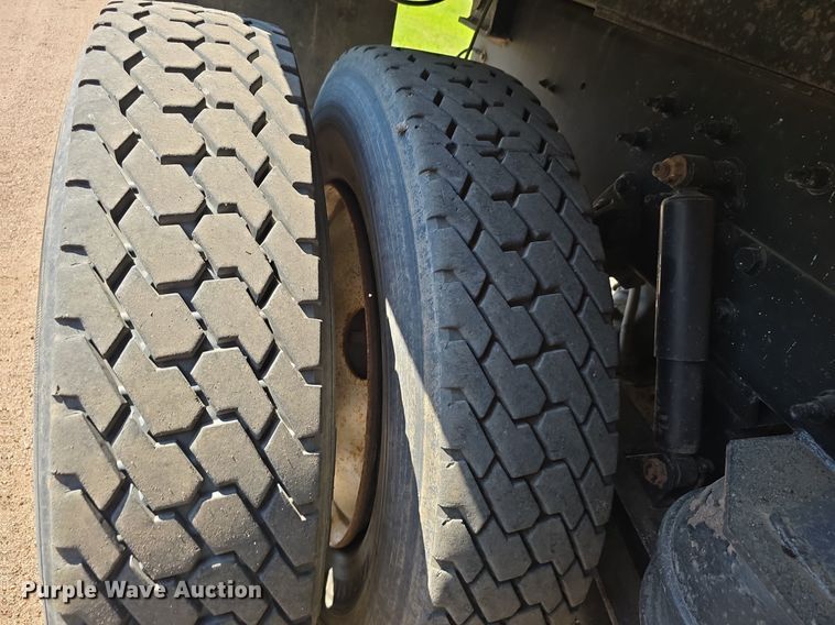 image for item DS4759 2012 Caterpillar CT660 dump truck