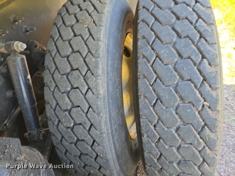 image for item DS4759 2012 Caterpillar CT660 dump truck