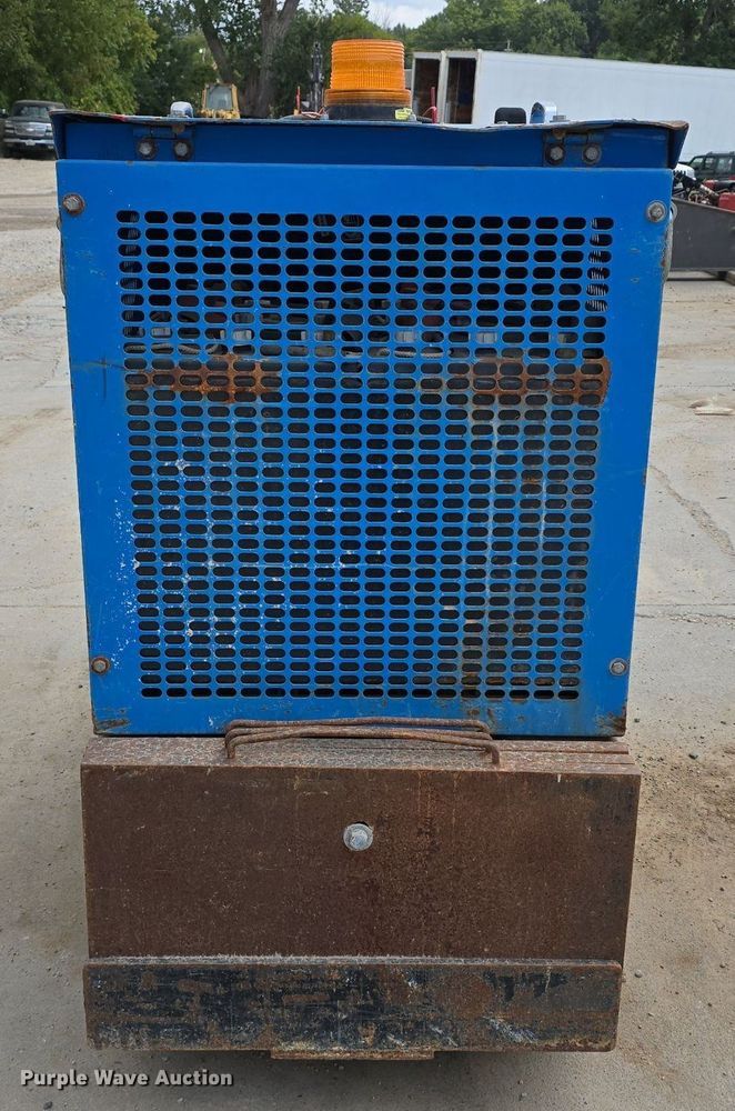 image for item DS4800 2008 Innovatech Terminator 2000-EI floor scraper