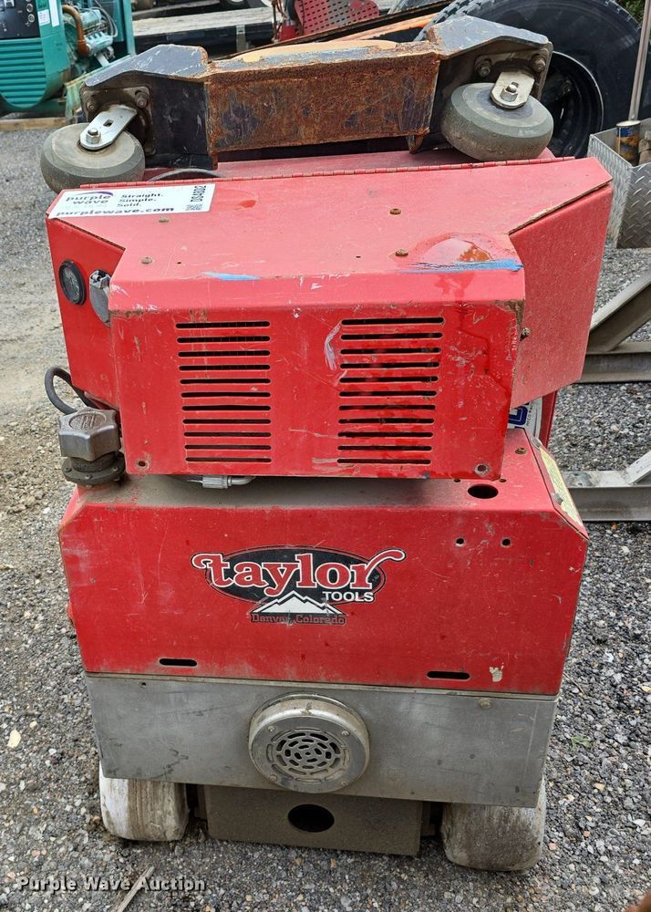 image for item DS4802 Taylor Tools Bronco 896B Hybrid Optimum floor scraper