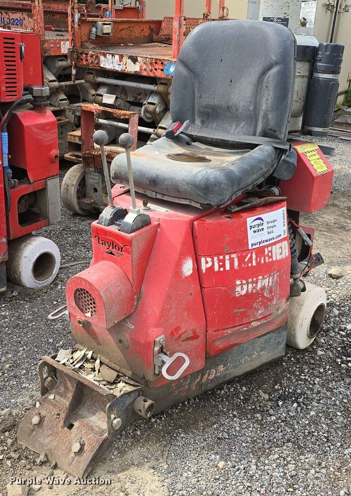 image for item DS4803 Taylor Tools Bronco 393 floor scraper