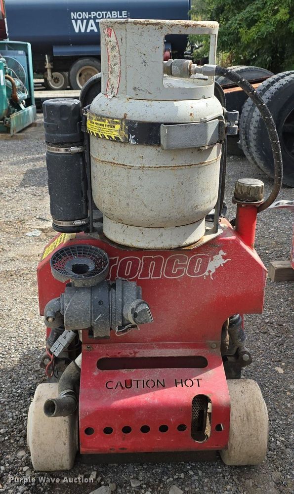 image for item DS4803 Taylor Tools Bronco 393 floor scraper