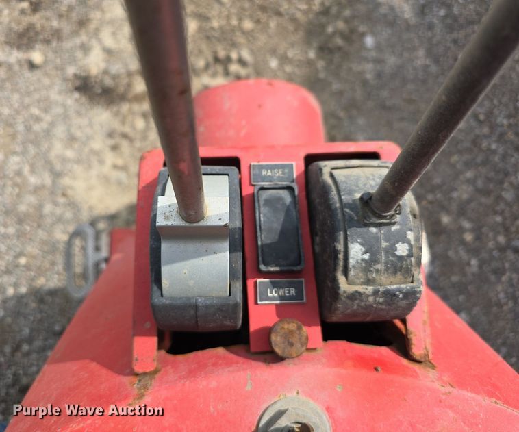 image for item DS4803 Taylor Tools Bronco 393 floor scraper