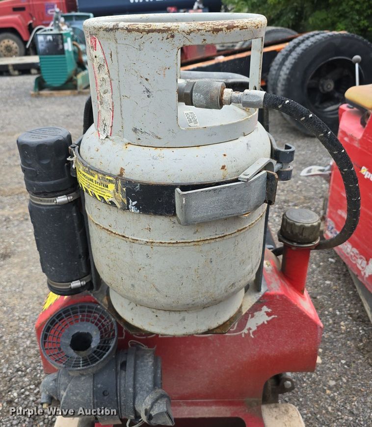 image for item DS4803 Taylor Tools Bronco 393 floor scraper