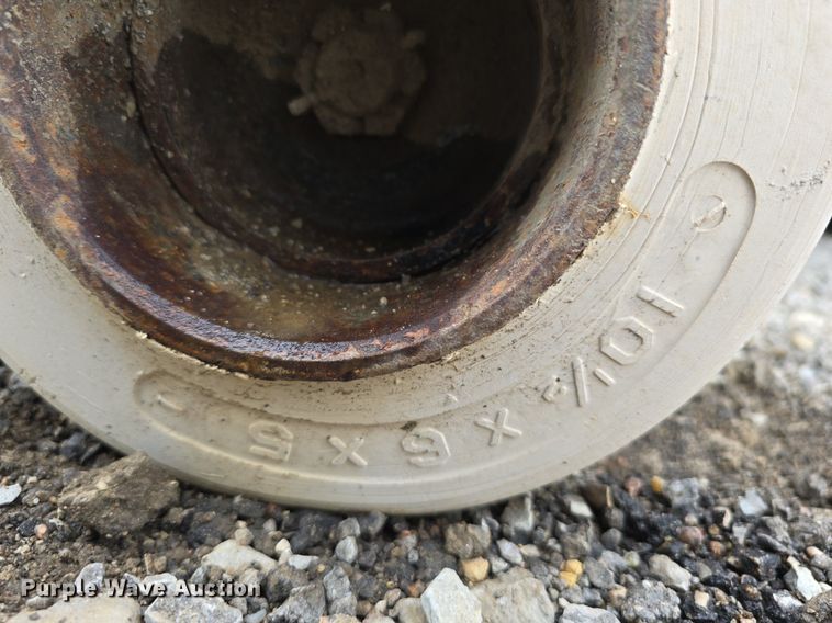 image for item DS4803 Taylor Tools Bronco 393 floor scraper