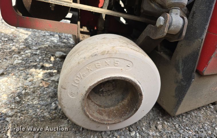 image for item DS4803 Taylor Tools Bronco 393 floor scraper