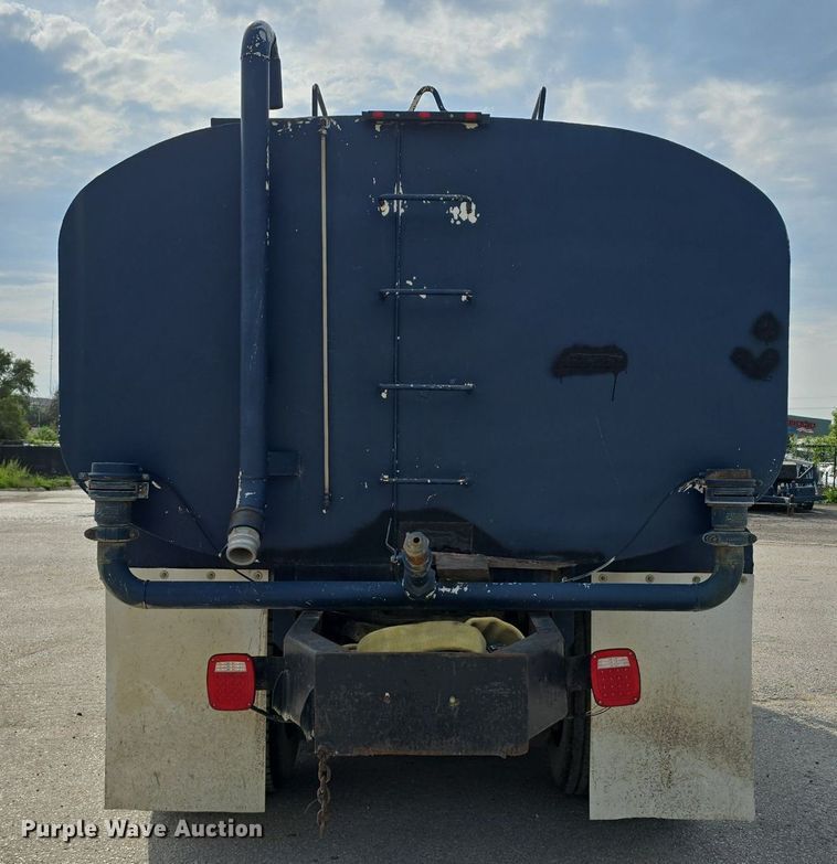 image for item DS4810 1991 Mack  CH613 water truck