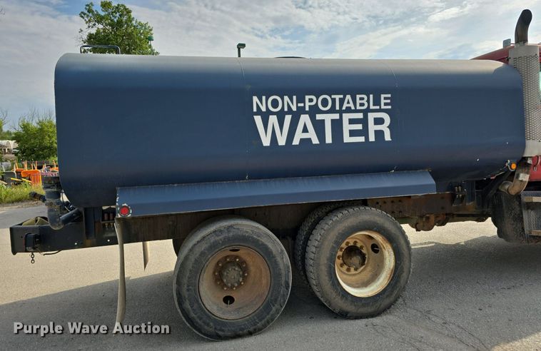 image for item DS4810 1991 Mack  CH613 water truck