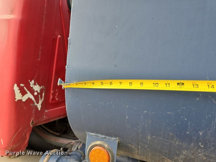 image for item DS4810 1991 Mack  CH613 water truck