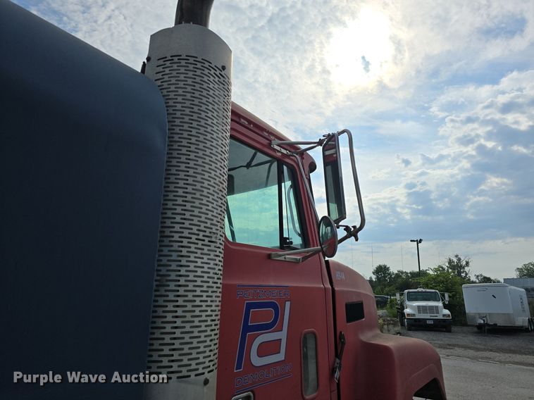 image for item DS4810 1991 Mack  CH613 water truck