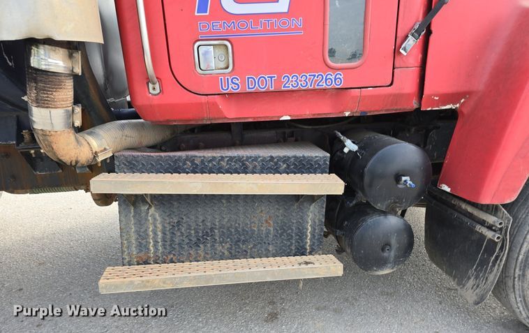 image for item DS4810 1991 Mack  CH613 water truck