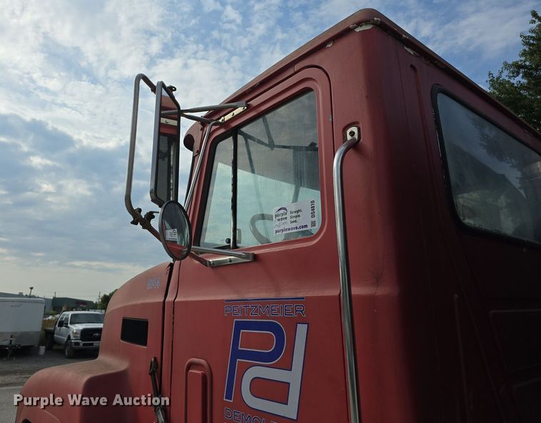 image for item DS4810 1991 Mack  CH613 water truck