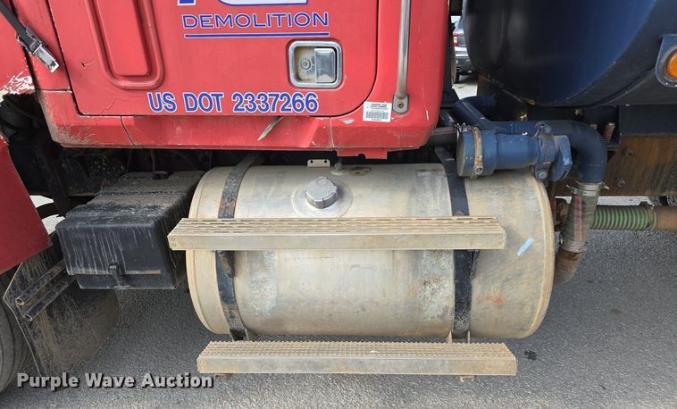 image for item DS4810 1991 Mack  CH613 water truck