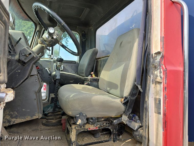 image for item DS4810 1991 Mack  CH613 water truck