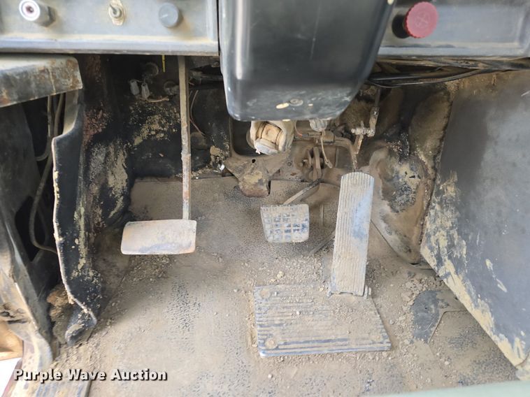 image for item DS4810 1991 Mack  CH613 water truck