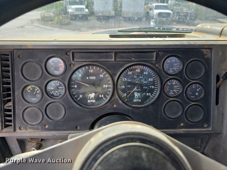 image for item DS4810 1991 Mack  CH613 water truck