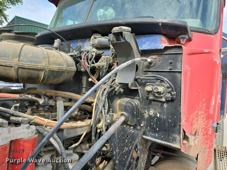 image for item DS4810 1991 Mack  CH613 water truck