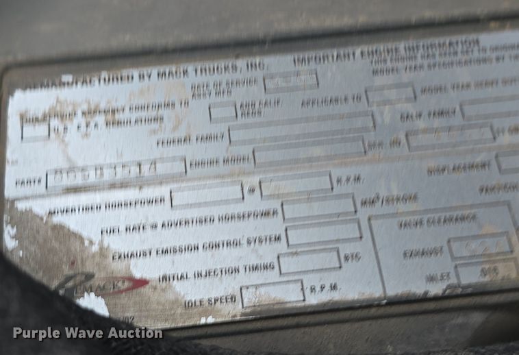 image for item DS4810 1991 Mack  CH613 water truck