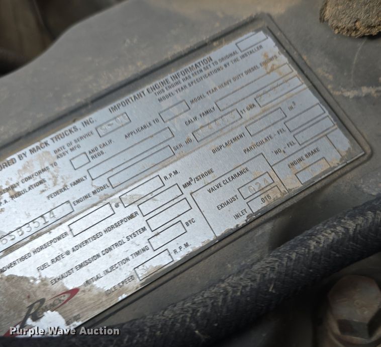 image for item DS4810 1991 Mack  CH613 water truck