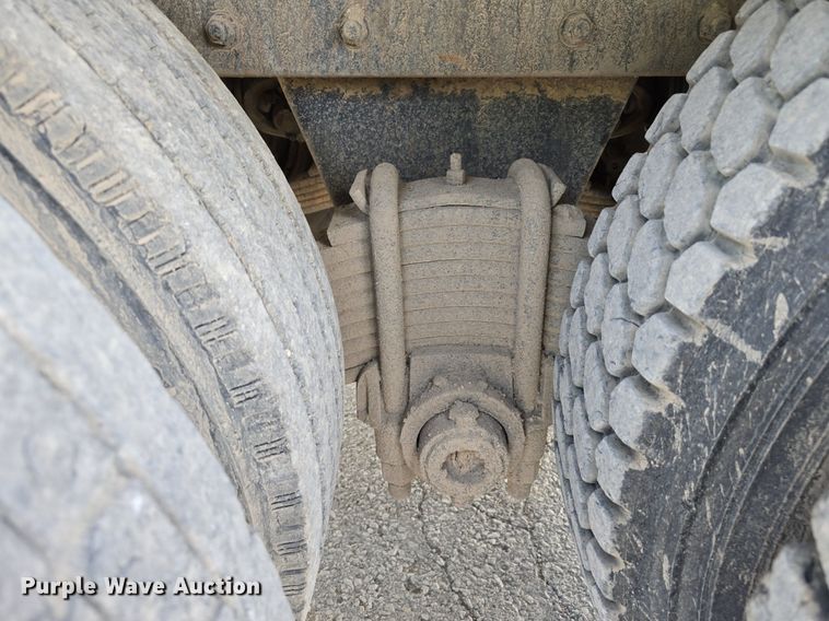 image for item DS4810 1991 Mack  CH613 water truck