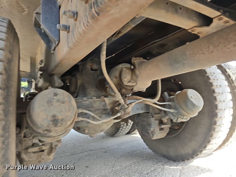 image for item DS4810 1991 Mack  CH613 water truck